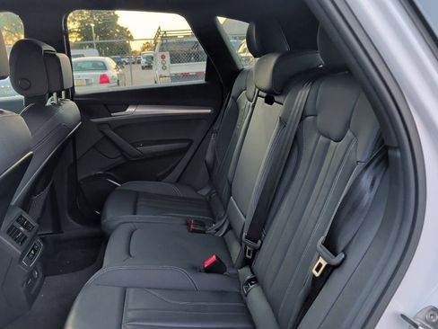 Used 2025 Audi Q5 2.0T Premium image 12