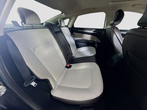 Used 2019 Ford Fusion SE w/ Equipment Group 151A image 27