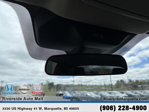 Used 2025 Nissan Kicks SR AWD/4WD image 19