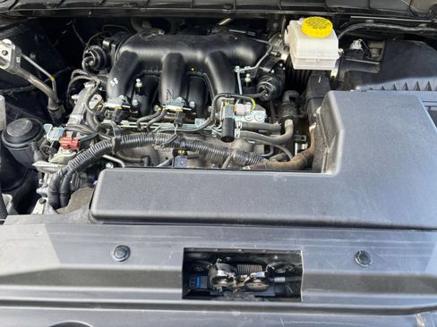 Used 2025 Nissan Pathfinder SV AWD/4WD image 34
