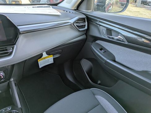 New 2026 Chevrolet TrailBlazer LT w/ Driver Confidence Package FWD image 18