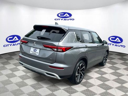 Used 2022 Mitsubishi Outlander SE FWD image 4