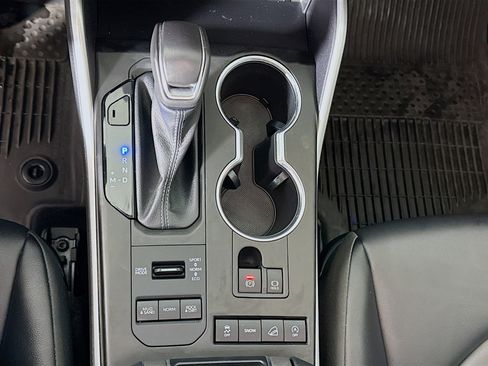 Certified 2022 Toyota Highlander XLE image 18