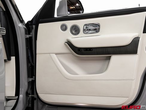 Used 2021 Rolls-Royce Cullinan image 22