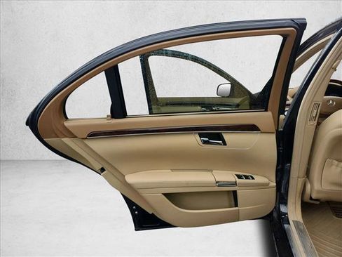 Used 2012 Mercedes-Benz S 550 4MATIC image 13