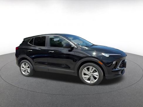 Used 2025 Buick Encore GX Preferred FWD image 2