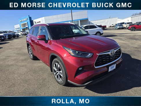 Used 2023 Toyota Highlander XLE image 1