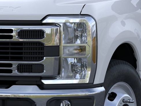 New 2026 Ford F350 2WD Regular Cab DRW Super Duty image 18