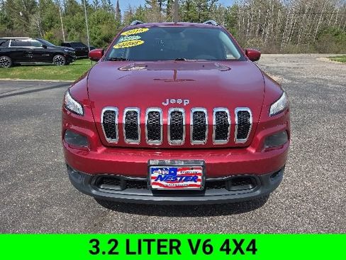 Used 2016 Jeep Cherokee Latitude w/ Cold Weather Group AWD/4WD image 3