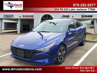 Used 2023 Hyundai Elantra SEL w/ Convenience Package video 1