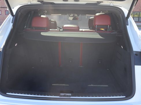 Used 2019 Porsche Cayenne S w/ Premium Plus Package AWD/4WD image 40