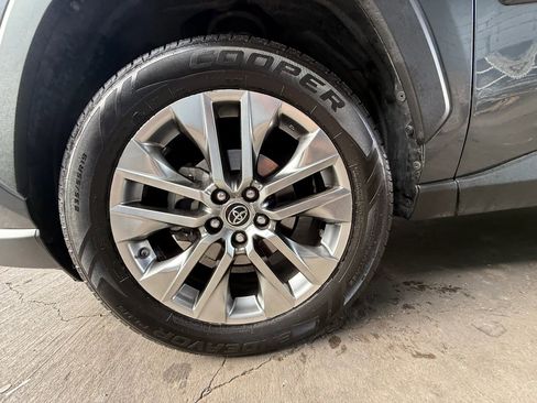 Used 2019 Toyota RAV4 Limited w/ Advanced Technology Package AWD/4WD image 25