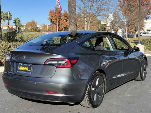 Used 2021 Tesla Model 3 Standard Range Plus image 13