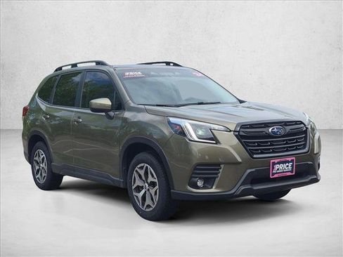 Used 2024 Subaru Forester Premium AWD/4WD image 3