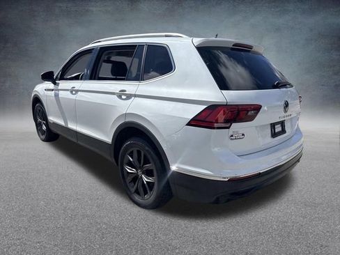 Used 2023 Volkswagen Tiguan SE AWD/4WD image 11