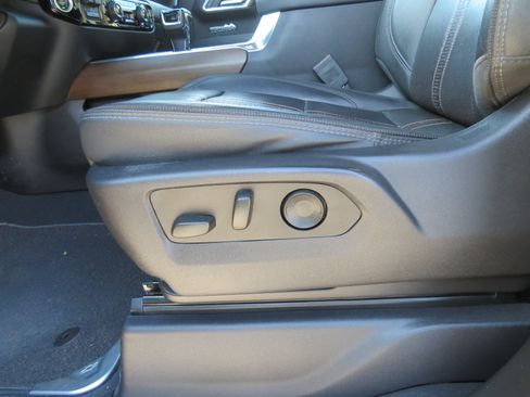 Used 2024 Chevrolet Silverado 1500 High Country w/ Technology Package image 18