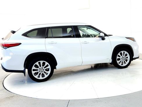 Used 2022 Toyota Highlander Limited image 6