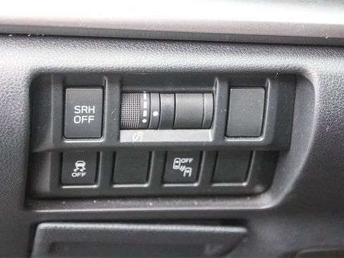 Used 2019 Subaru Crosstrek 2.0i Limited w/ Moonroof Package w/Navigation image 31