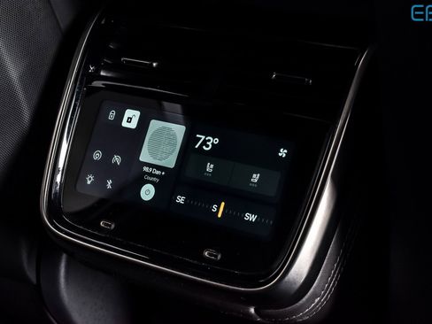 Used 2023 Rivian R1T Adventure image 21