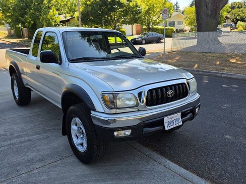 Used 2003 Toyota Tacoma PreRunner RWD image 4