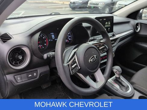 Used 2019 Kia Forte LXS image 9