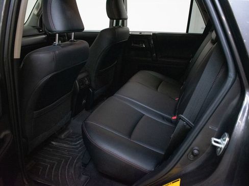 Used 2021 Toyota 4Runner TRD Off-Road Premium w/ Moonroof Package AWD/4WD image 24