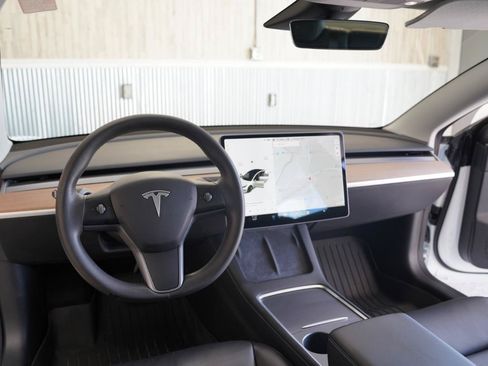 Used 2021 Tesla Model 3 Standard Range Plus RWD image 11