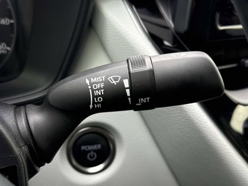 Used 2025 Toyota Corolla SE image 10