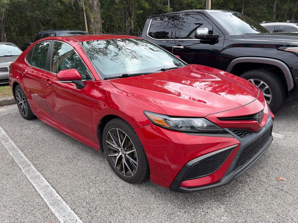 Used 2023 Toyota Camry SE FWD image 2