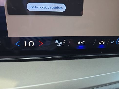 Used 2025 Chevrolet Traverse LT w/ LPO, Floor Liner Package FWD image 19