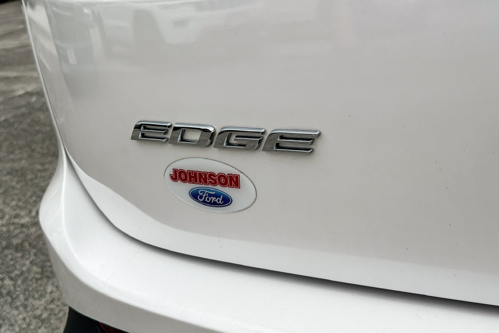 Used 2018 Ford Edge SEL w/ Equipment Group 201A AWD/4WD image 17