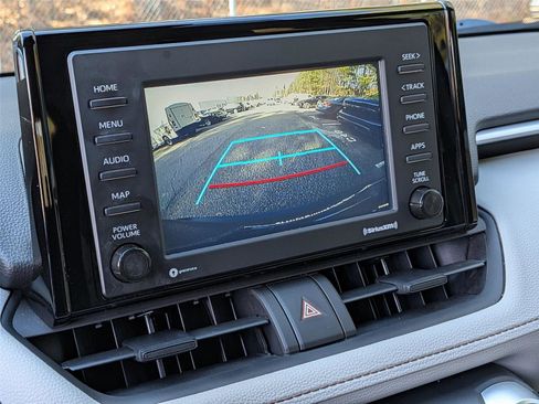 Used 2021 Toyota RAV4 XLE image 20