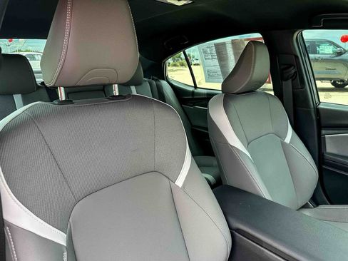 Used 2025 Toyota Camry SE w/ Convenience Package FWD image 22