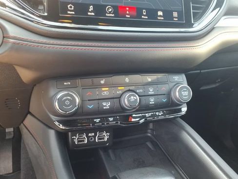 Used 2023 Dodge Durango R/T AWD/4WD image 17