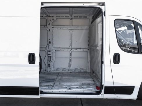 Used 2023 RAM ProMaster 2500 image 33