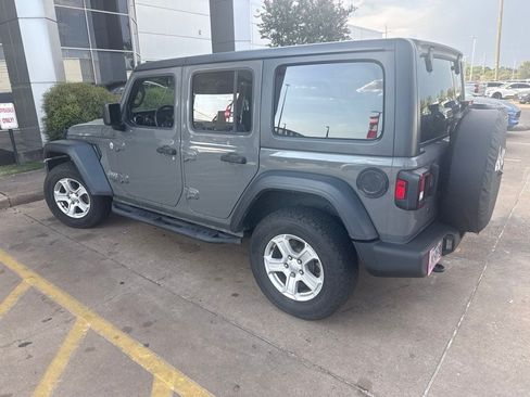 Used 2018 Jeep Wrangler Unlimited Sport S AWD/4WD image 2