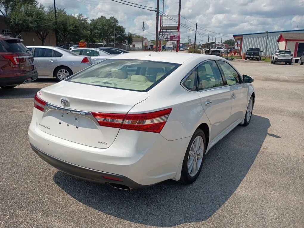 Used 2014 Toyota Avalon XLE Premium FWD image 5