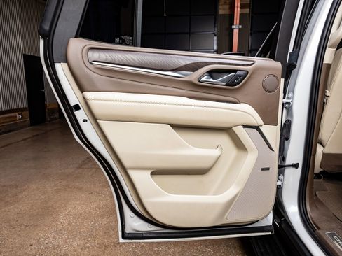 Used 2023 GMC Yukon Denali w/ Denali Reserve Package image 38