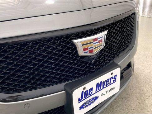 Used 2023 Cadillac CT5 V w/ Premium Package RWD image 7