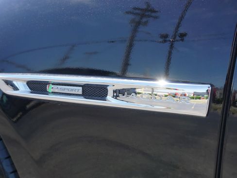 Used 2016 Jaguar XJ R-Sport RWD image 11