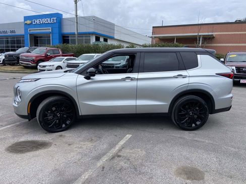 Used 2023 Mitsubishi Outlander SEL image 25