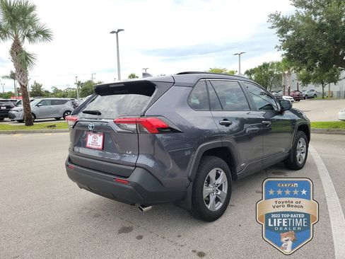 Certified 2024 Toyota RAV4 LE AWD/4WD image 4