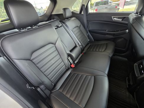Used 2019 Ford Edge SEL w/ Equipment Group 201A AWD/4WD image 37
