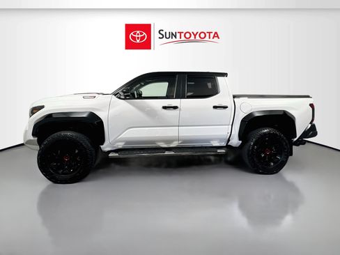 Used 2025 Toyota Tacoma TRD Pro AWD/4WD image 7