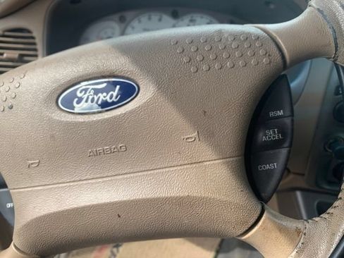 Used 2001 Ford Explorer Sport Trac 4x4 image 12