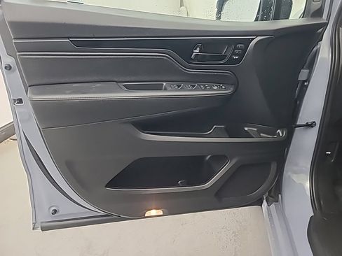 Used 2023 Honda Odyssey Elite image 24