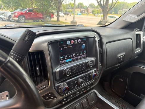 Used 2017 Chevrolet Silverado 1500 LTZ Z71 w/ LTZ Plus Package AWD/4WD image 10