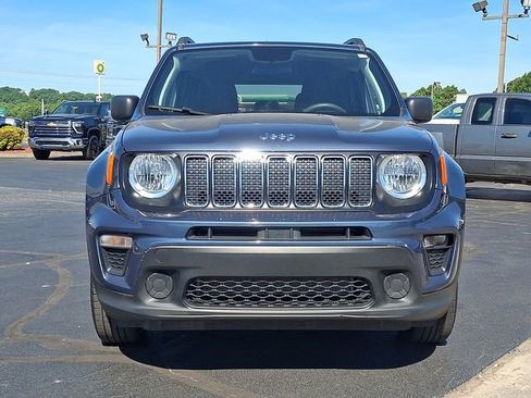 Used 2020 Jeep Renegade Sport w/ Sport Appearance Group AWD/4WD image 2