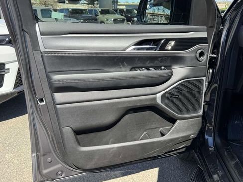 New 2026 Jeep Grand Wagoneer 4WD image 8