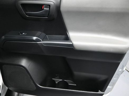 Used 2022 Toyota Tacoma SR image 25
